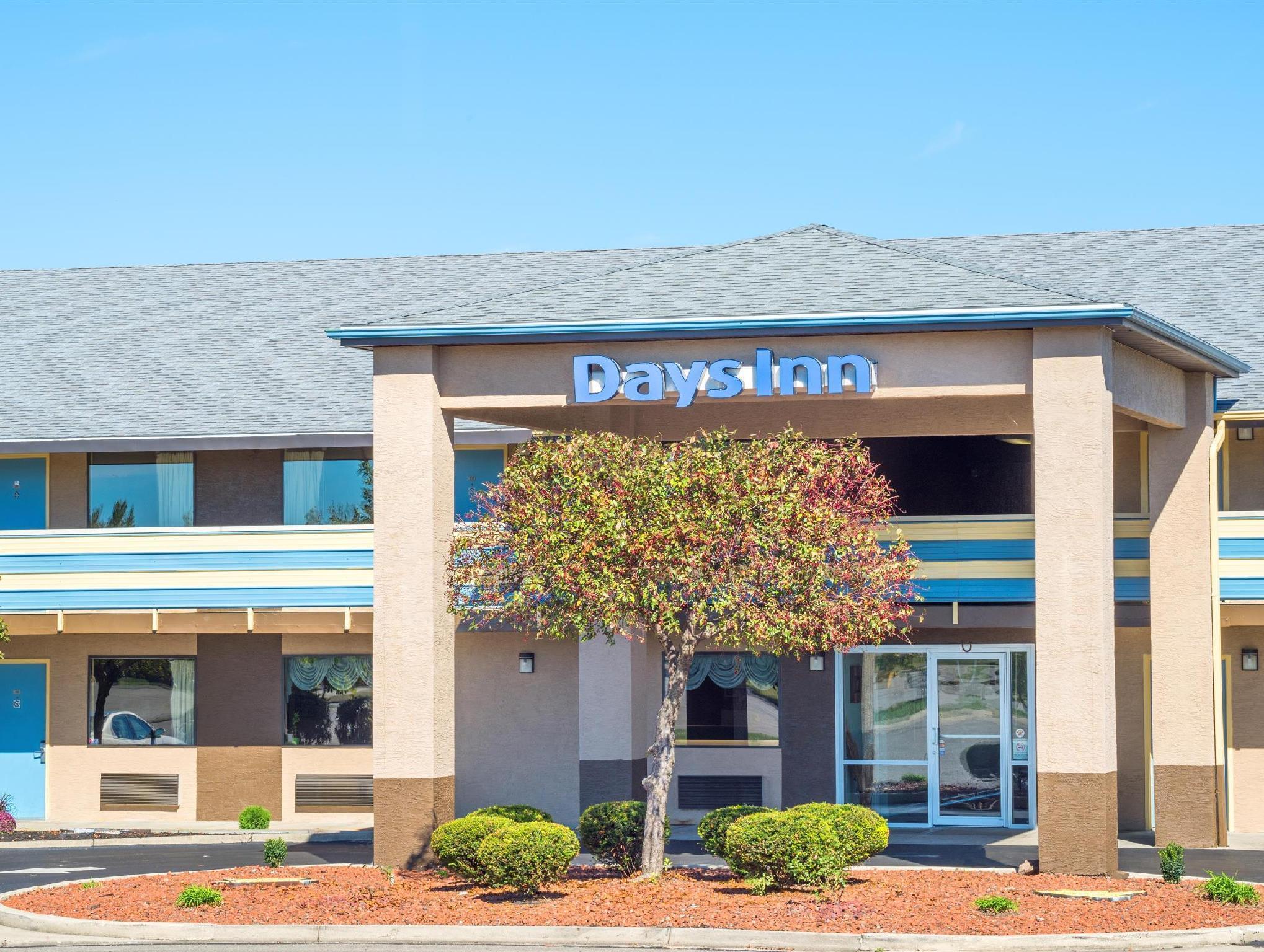 Days Inn By Wyndham Dayton Huber Heights Northeast Exterior photo